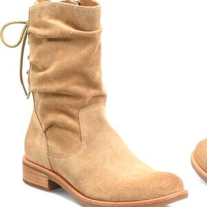 Great condition Sofft Sharnell Low Heel boot in Batley Suede. Size 8 1/2